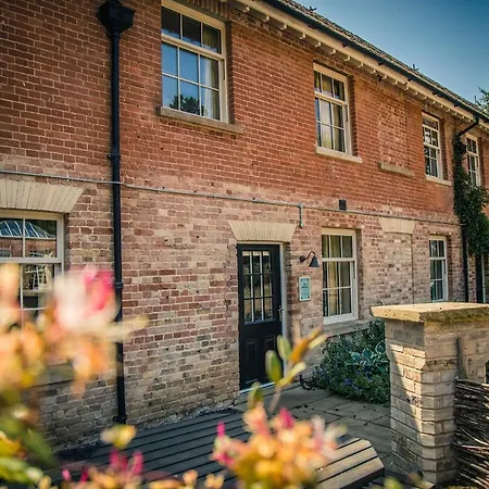 Lynford Holiday Cottages Nestled In The Heart Of Thetford Forest Mundford Exterior photo