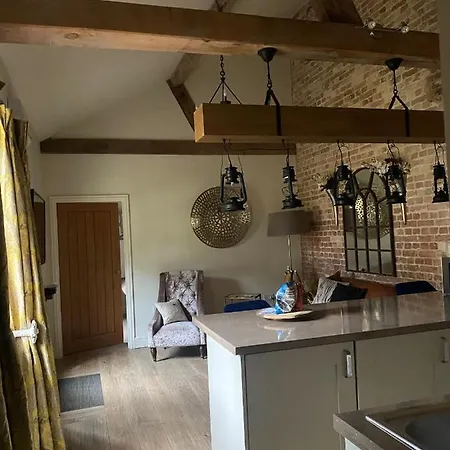 Lynford Holiday Cottages Nestled In The Heart Of Thetford Forest Mundford Exterior photo
