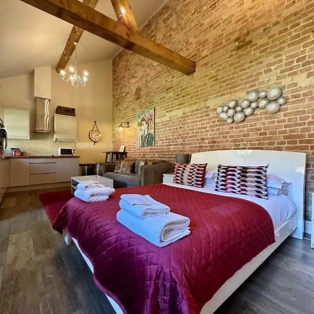 Lynford Holiday Cottages Nestled In The Heart Of Thetford Forest Mundford Exterior photo