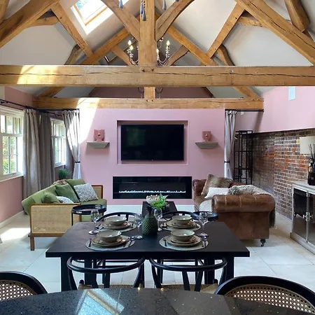 Lynford Holiday Cottages Nestled In The Heart Of Thetford Forest Mundford Room photo